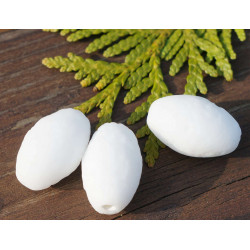 Oválné korálky z českého skla matně bílé, protáhlý tvar olivy svatba rozměry 20 mm x 11 mm 2 kusy