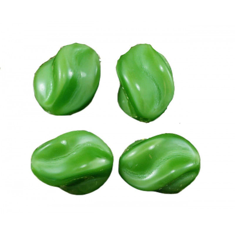 Velké zvlněné oválné korálky z českého skla neprůhledné, zelené, rozměry 15 mm x 12 mm 6 kusů