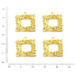 Kovový konektor ve tvaru čtverce z větviček broušený matný zlatý vzhled jižní Korea rozměry 18 mm 2 kusy