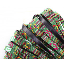 Bavlněný náramek pásek šňůrka plochá, s umělou kůží, boho a etno styl zelený, růžový, žlutý, červený, černý, průměr 10mm délka