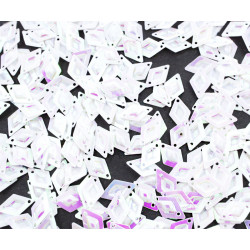 Ploché konfety ve tvaru kosočtverců, flitry bílé, s odlesky k vyšívání, výroba dvě dírky velikost 10 mm x 7 mm dírka 1 mm 20 g