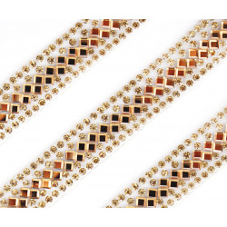 Stuha se zlatými krystaly a hranatými kamínky dekorace nášivka ozdoba velikost 14 mm délka 50 cm