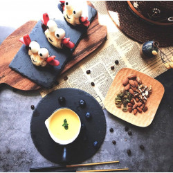 Srolovaný starý vintage novinový papír podklad noviny rozměry 75 cm x 52 cm