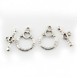 Americké zapínání, kovové, postříbřené, tyčka+kroužek se srdíčky pro tvoření, vyrábění řetízků, náhrdelníků, 18x7x2mm 14x18x1mm