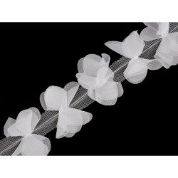 9m (50mm) Bílá Prýmek Mašle / Motýlek Na Tylu Šíře 65mm Prýmky S Monofilovým Květem Prýmky Hadovky Borty Textilní Galanterie